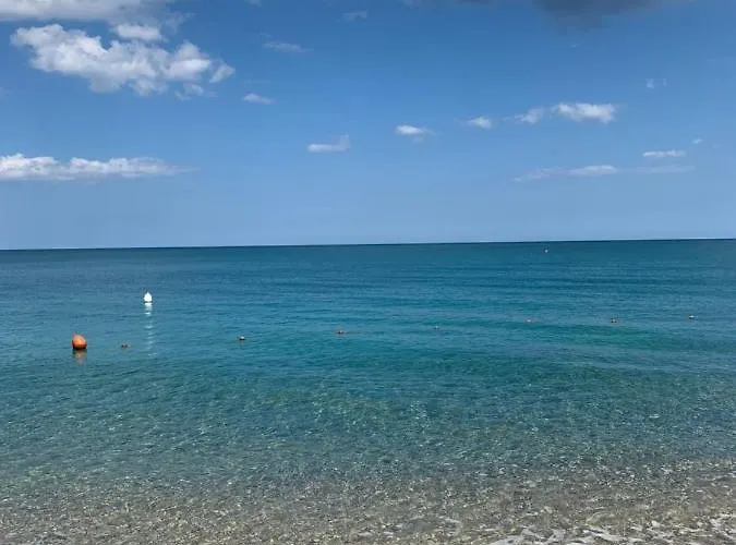 Brezza Marina 度假居 *