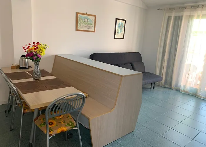 Brezza Marina 度假居 *